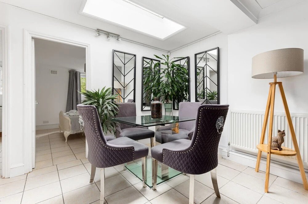 Magnificent 2 Bed Garden Flat in Oval