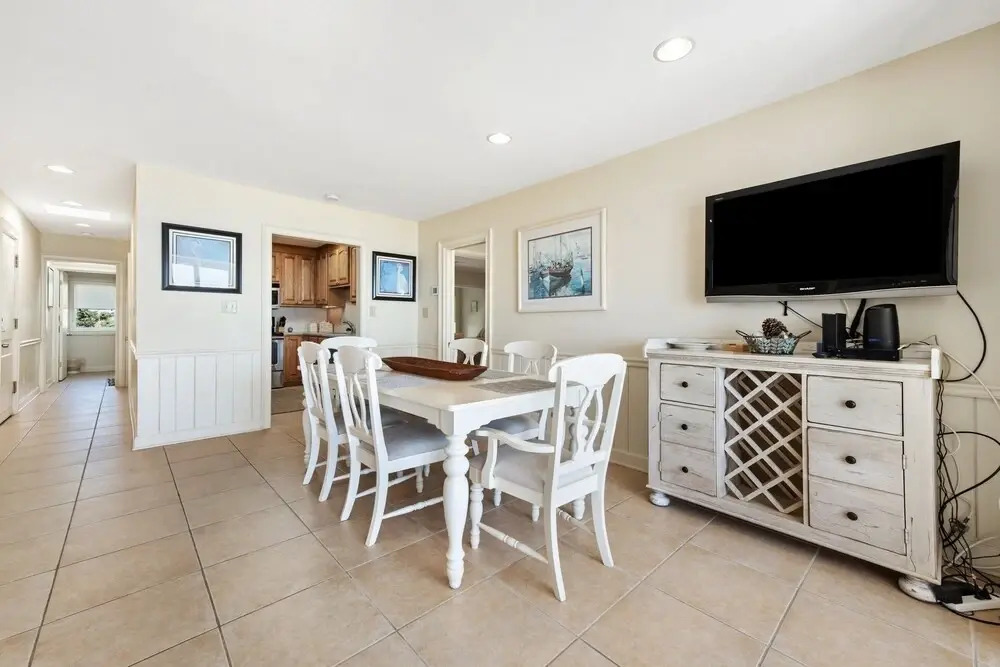 Sea Breeze - Great Oceanfront Views And Close To The Beach Club 3 Bedroom Villa by Peace Vacations