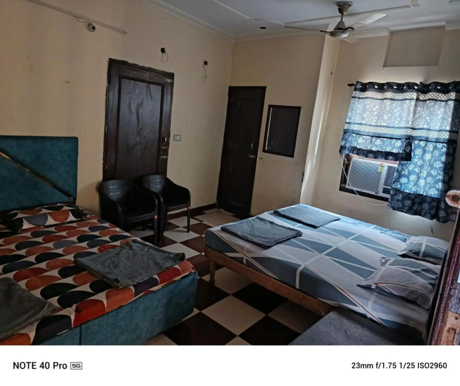 MJ Chawla Homestay double bed attached bathroom room