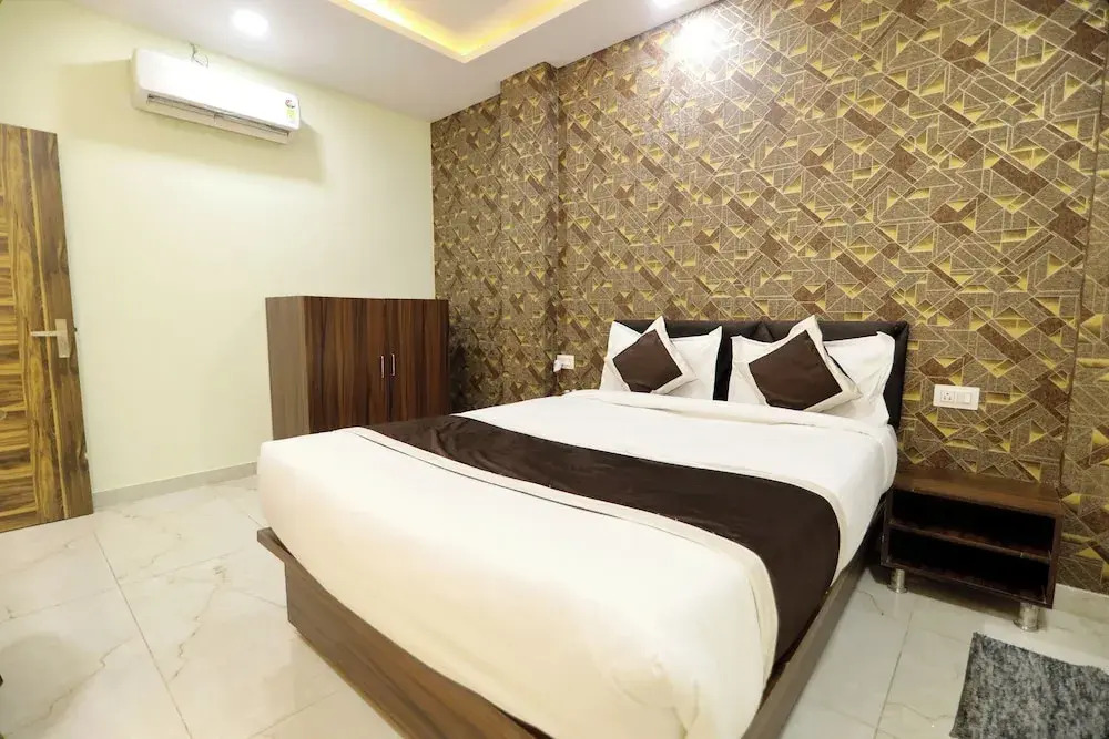 Shree Krishna Inn