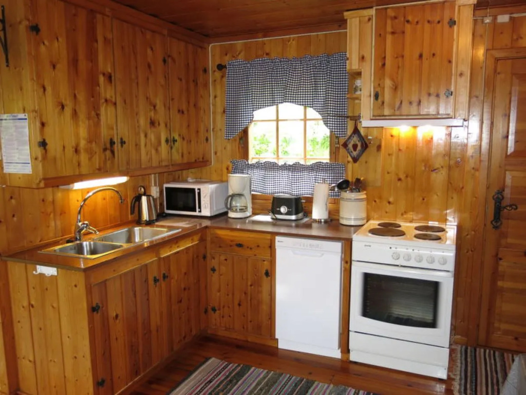 Holiday Home Midtholmen (SOW726)