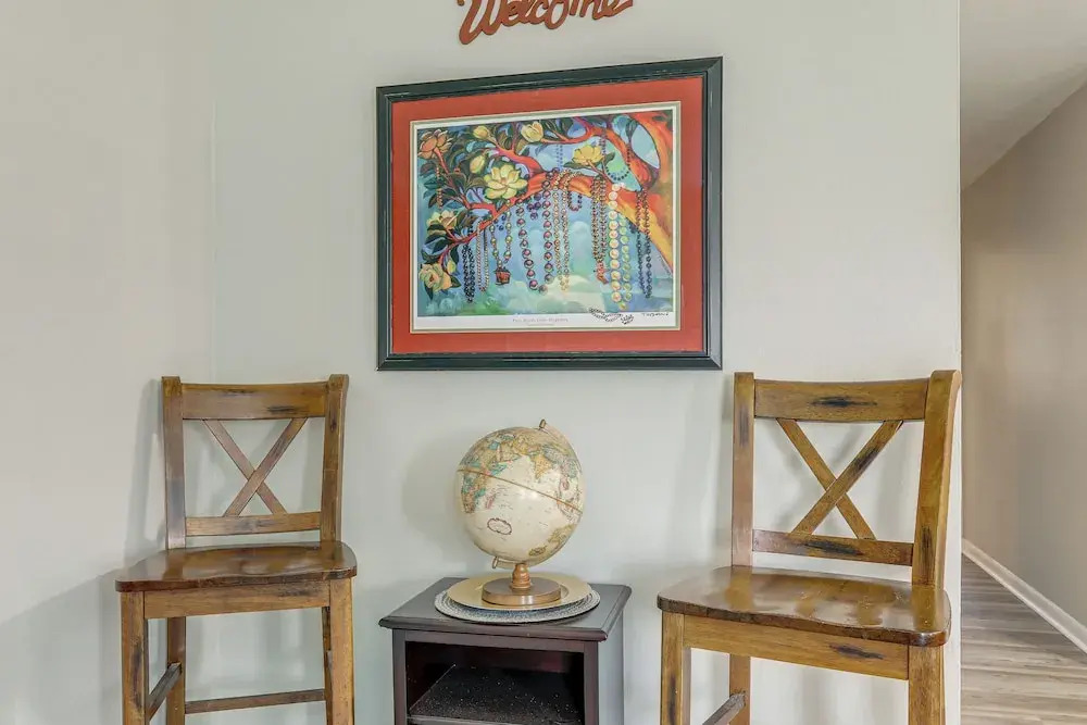 1 Mi to Lsu, Tiger Stadium! Lovely Home w/ Parking