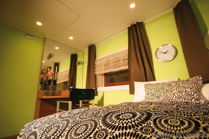 Greenyacht Hotel