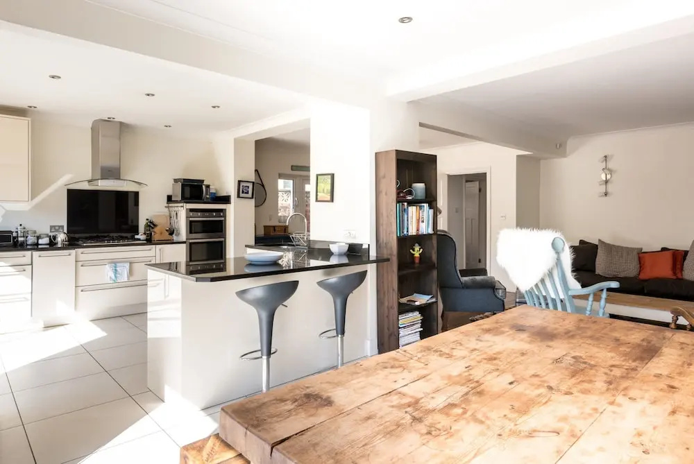 3 Bedroom Home With Garden Near The Beach