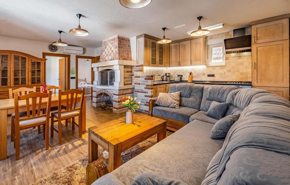 Awesome Home In Medulin With Sauna