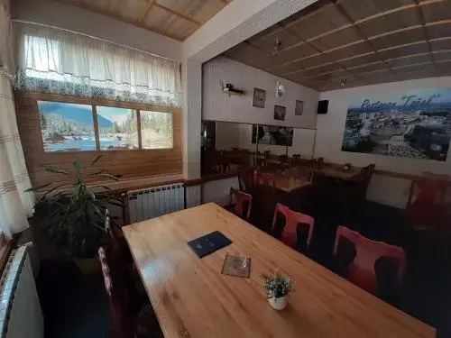Apartmani i sobe "Tocak"