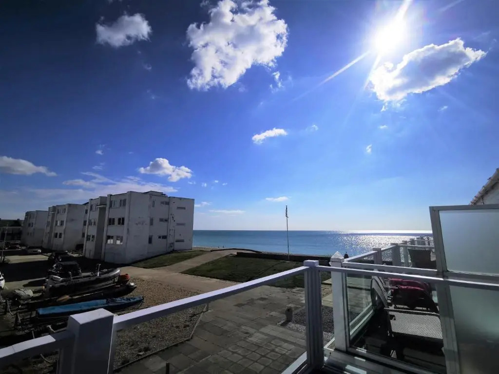 Sea View 3 bedroom seaside property
