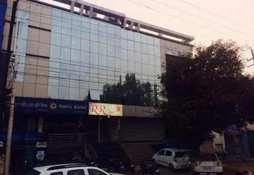 Hotel R R Inn