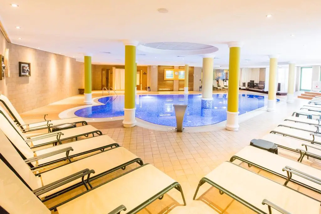 Romance Hotel and Family Suites