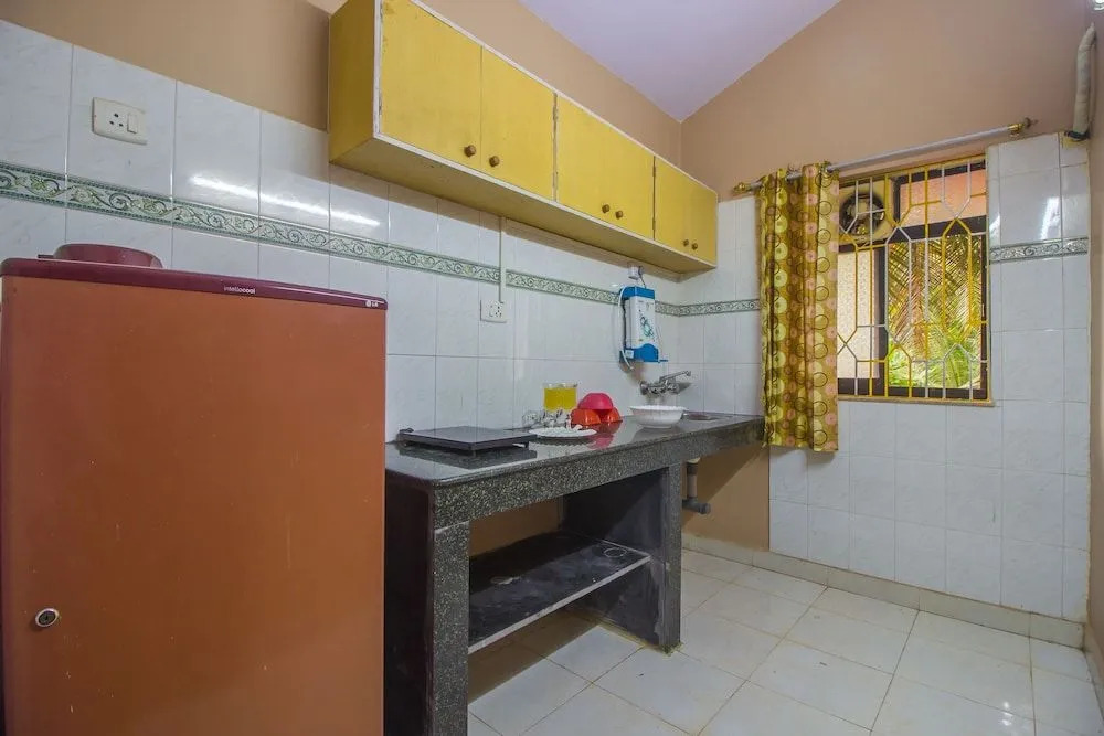 OYO 22067 Home Cozy 1BHK Near Carmona Beach