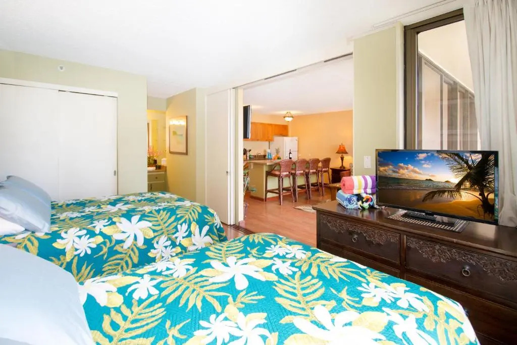 19th Floor with Beautiful Ocean Views | 1 Block to Beach | Free Parking & WIFI