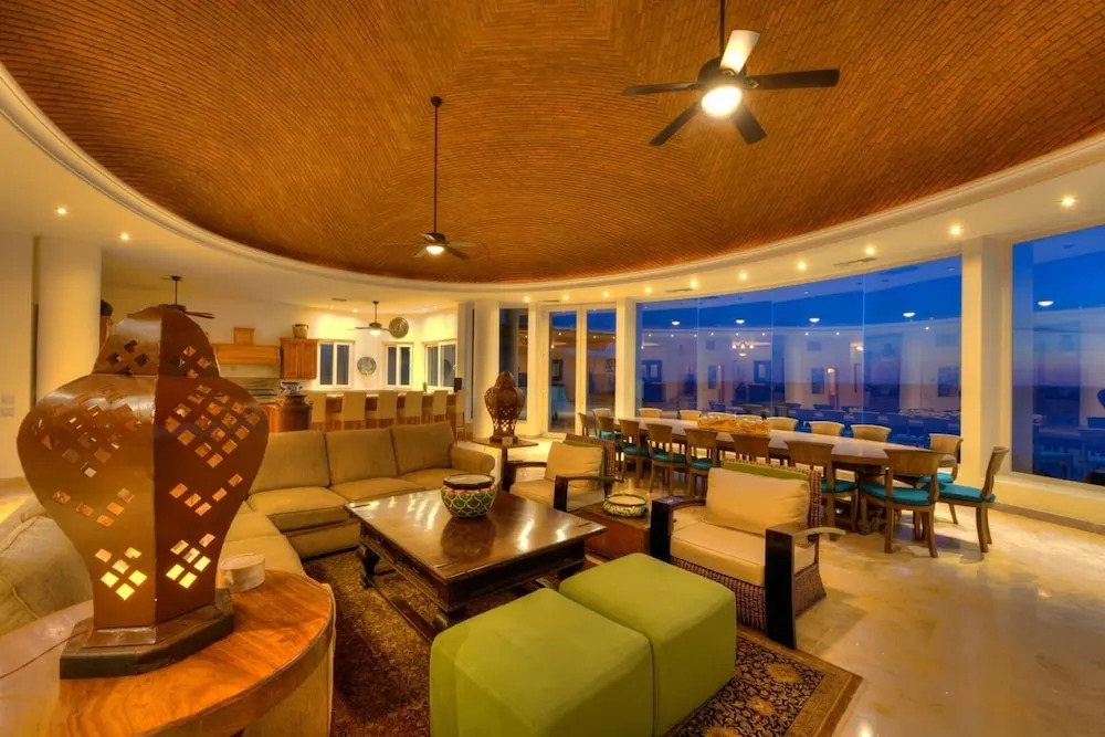 The Ultimate Holiday Villa in Cabo San Lucas With Private Pool and Close to the Beach, Cabo San Lucas Villa 1011