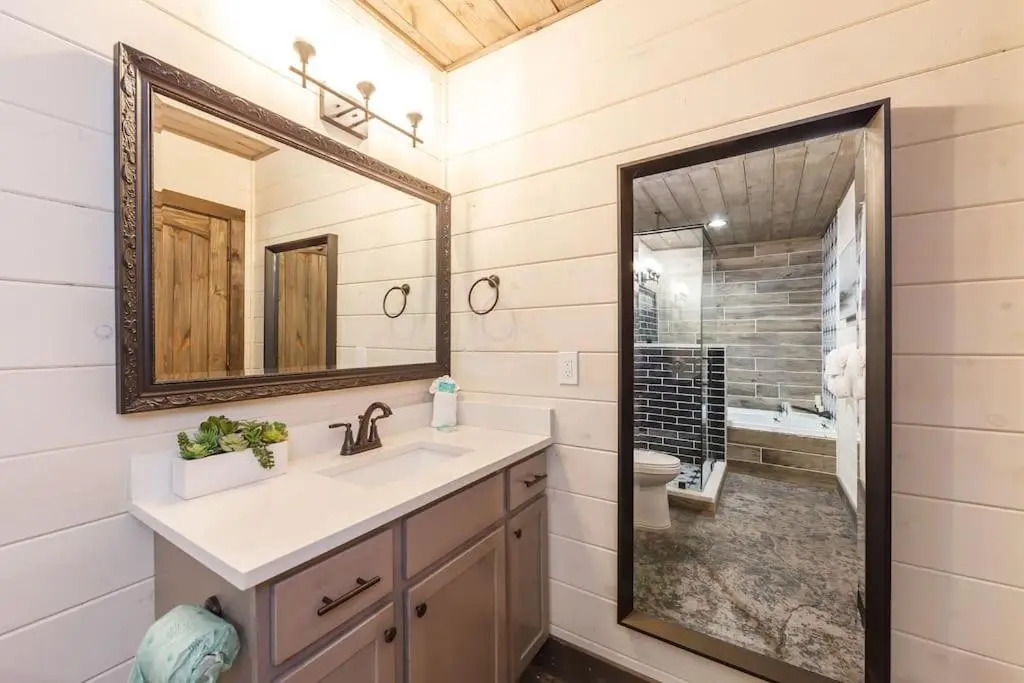 Romantic A-frame - LikeNew - HotTub - Firepit - NearGSMNP
