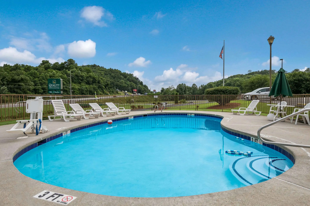 Quality Inn & Suites Mt Chalet