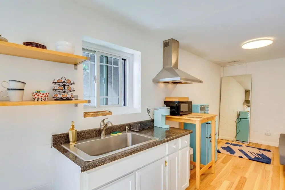 5 Mi to Dtwn Los Angeles: Apt w/ Outdoor Space!