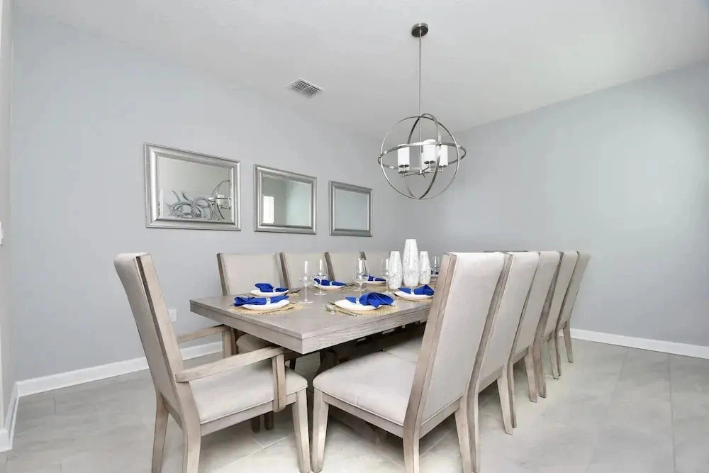 Modern Oasis Near Shopping n Golf Course w Pool