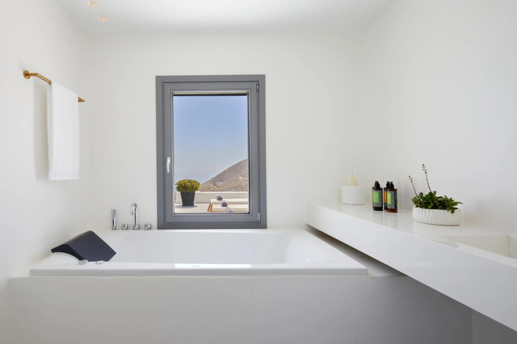 Kamini White I Villa