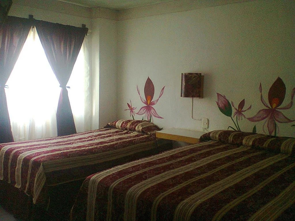 Pacos Hotel