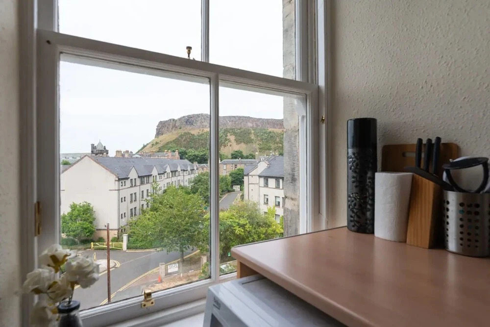Cosy 2 Bedroom in Edinburgh Old Town