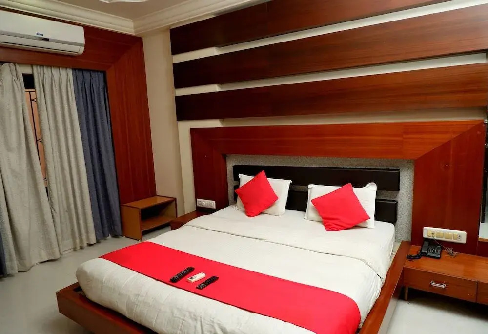 OYO 3737 Hotel City Palace