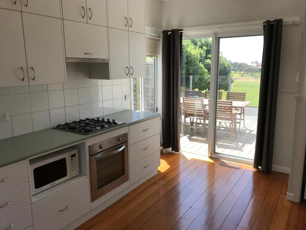 Beachpoint Cottage