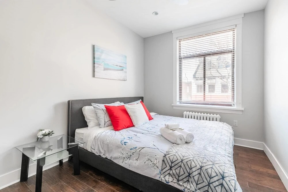 2BR Apt With King Bed Netflix - Near Downtown