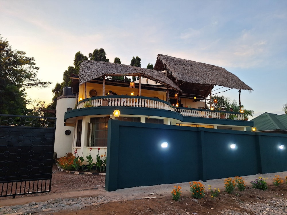 Hill View Garden Hotel