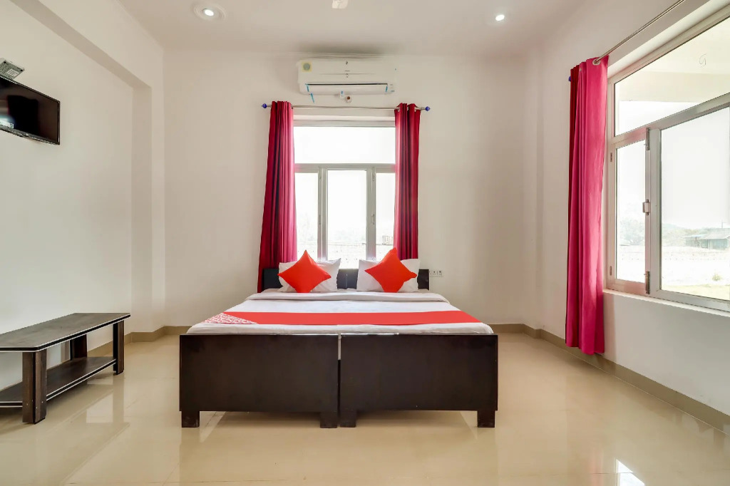 Collection O Ayodhya Near Airport