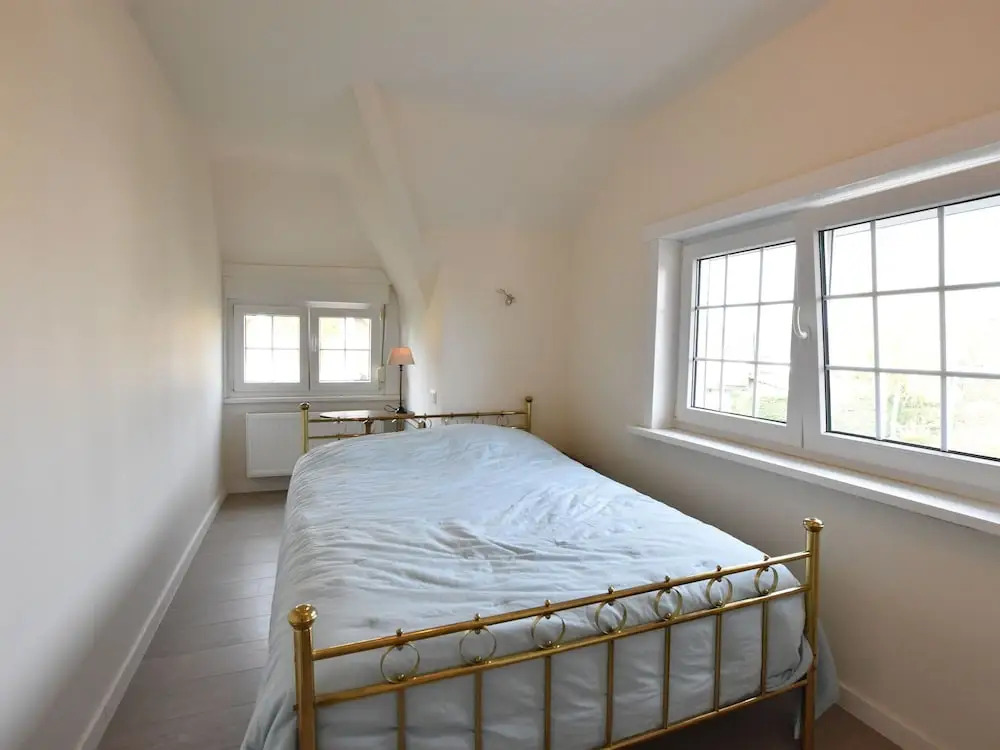 Elegant Villa in Koksijde with Garden