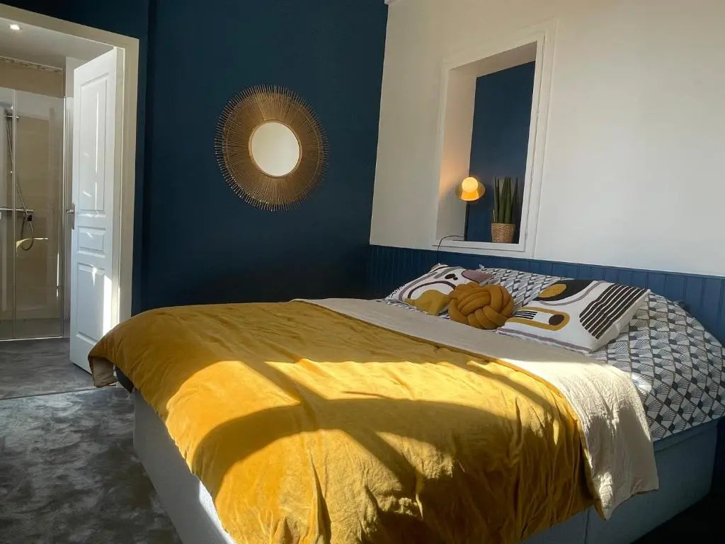 Beaux-arts • 2 chambres 2 SDB • Parking privé