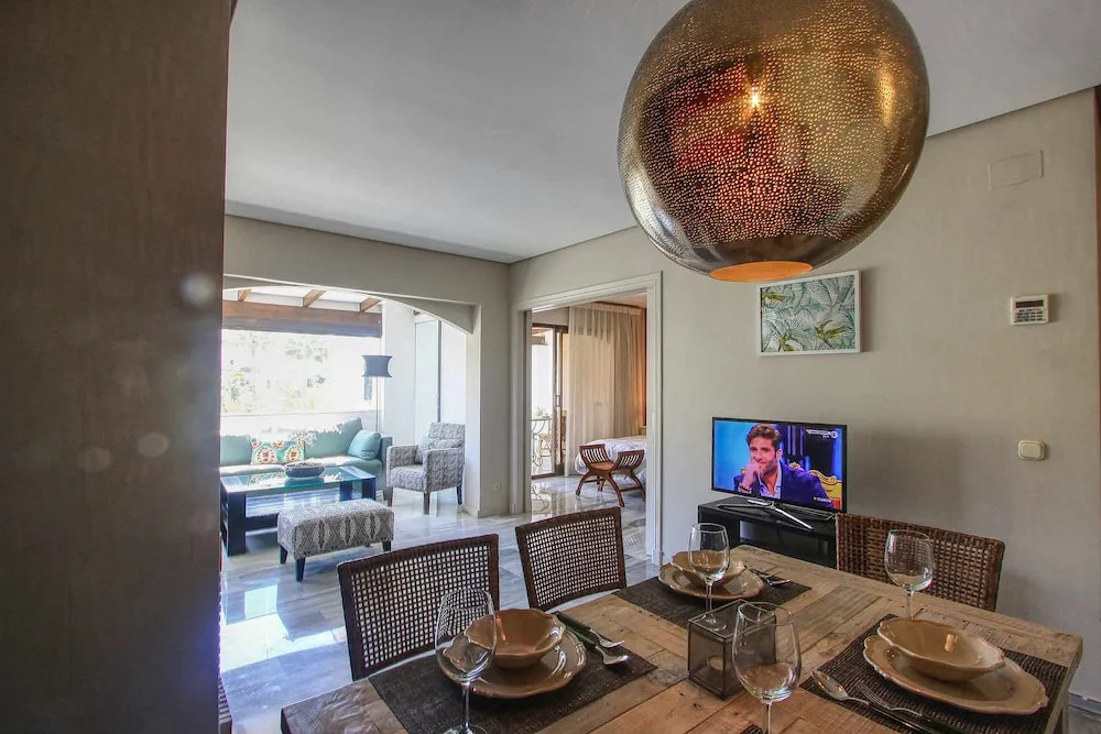 1152 Beachfront 2 Family Apartments 6 Bedr. Sleeps 15