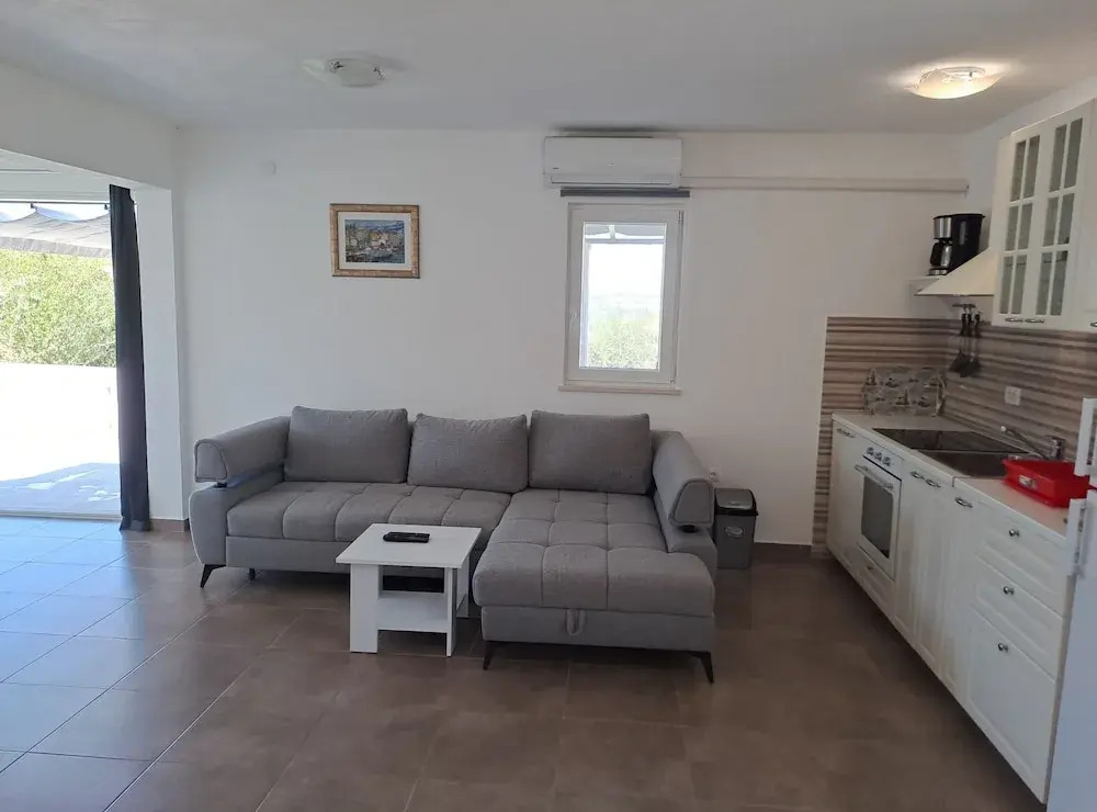 Nane Garden House With Heated Pool