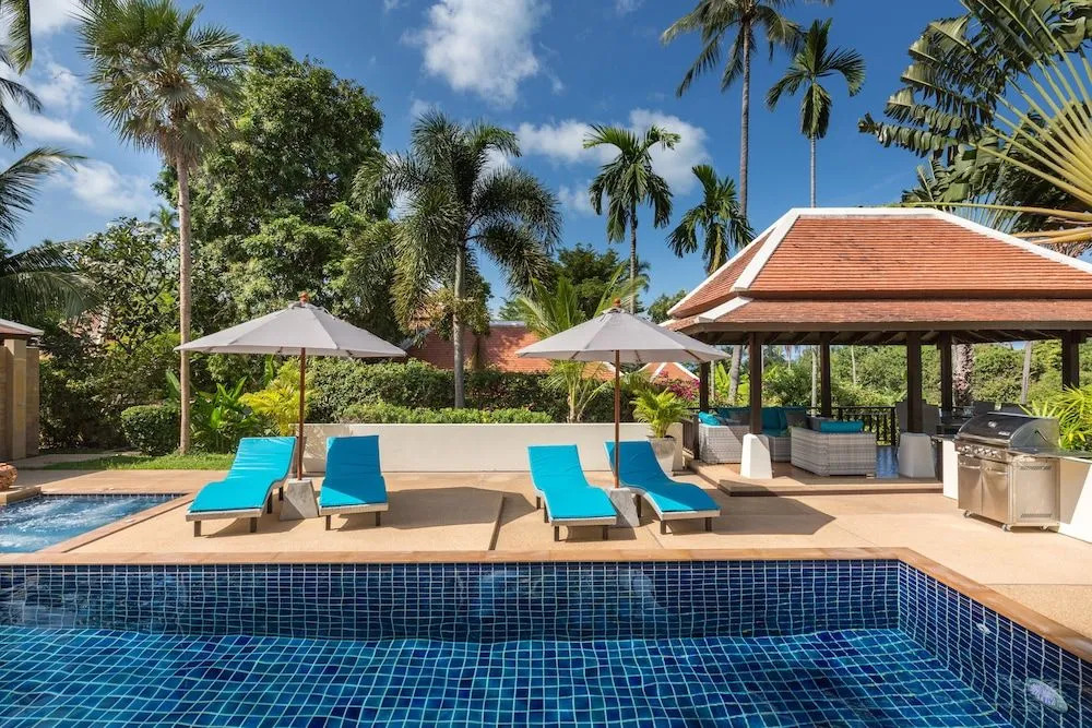 Villa Divina - Stunning Pool Villa 3 Mins Walk to Beach