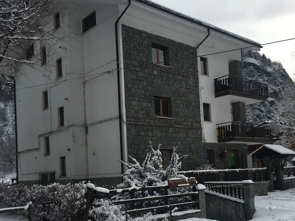 Hilltop Chalet in Antey-Saint-André near Ski Area