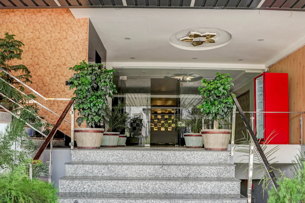Collection O Ram Mandir Ayodhya Formerly Hotel Aarambh