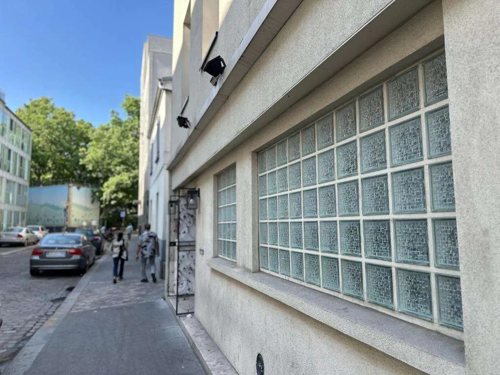 Merryl Hotel
