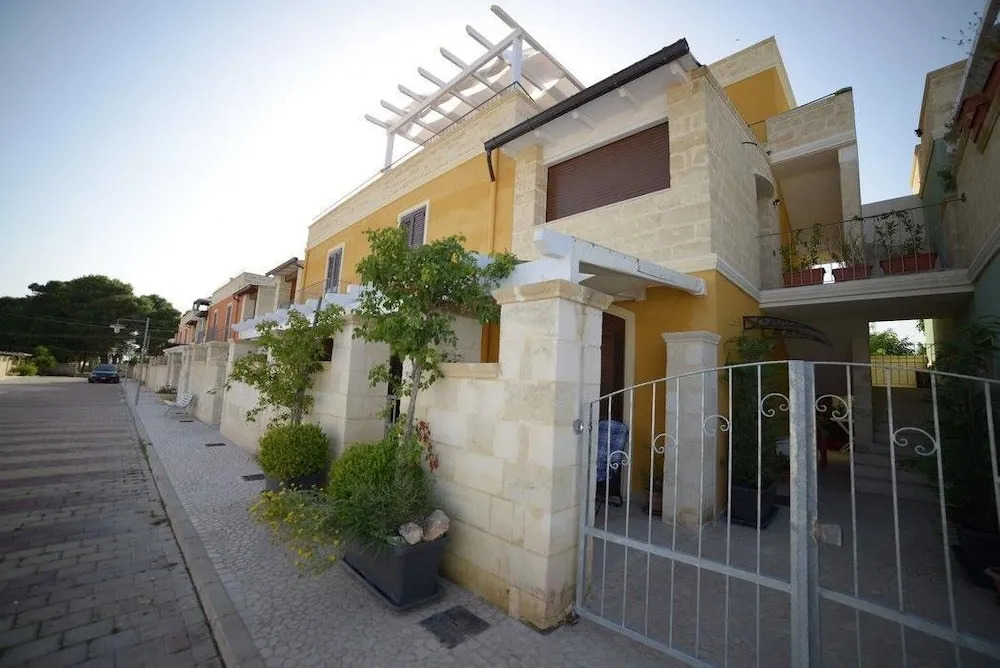 Toto Residence