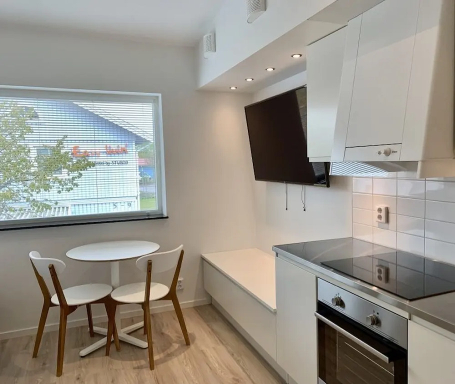 Easy Livin Apartment Hotel