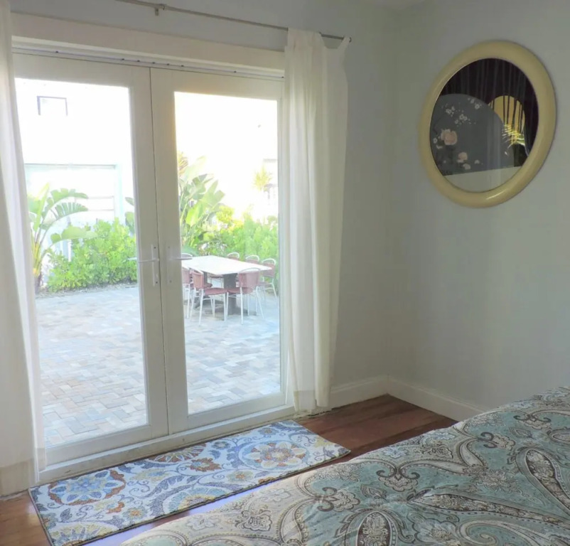 Ocean View 2/1 for 8 1/2 Block to Beach With Patio