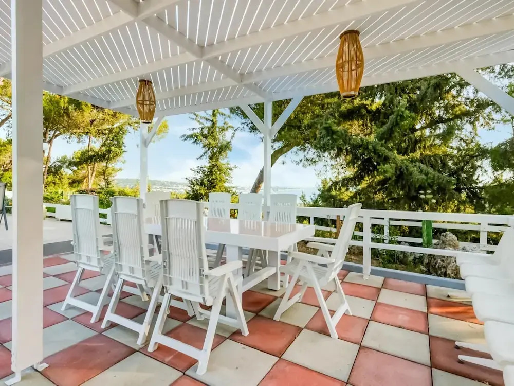 Beautiful Holiday Home With Private Pool