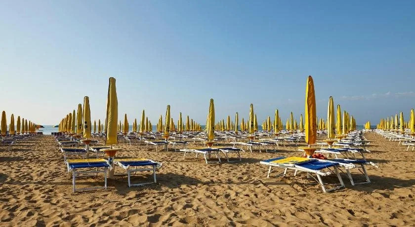 Ruhl Beach Hotel & Suites