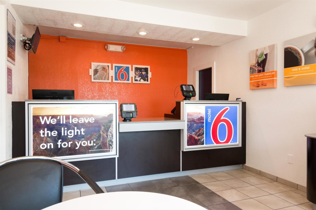 Motel 6-Longview, TX
