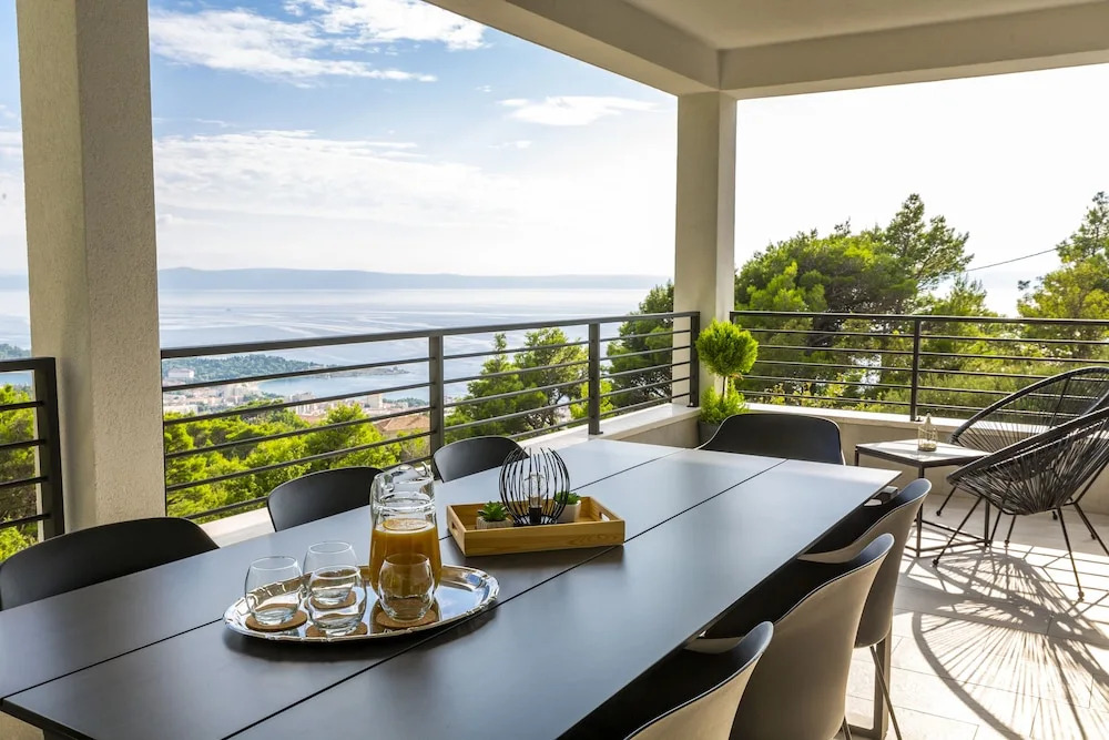 Villa Romance