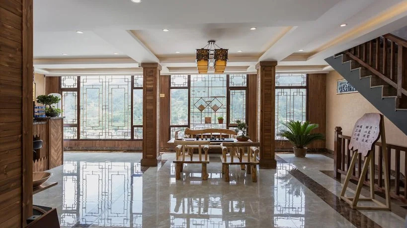 Floral Hotel Xijiang Banshan Yunfu