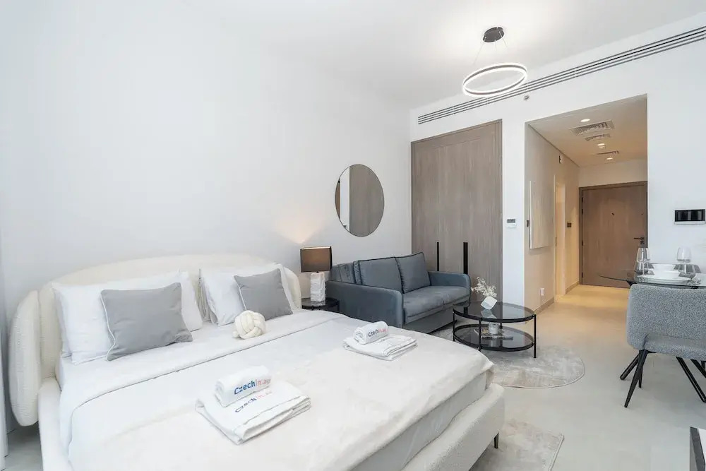 TOP Location | Work and Chill near Miracle Garden