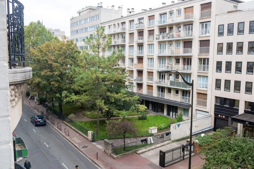 Beautiful Charming and Bright apt Near Paris