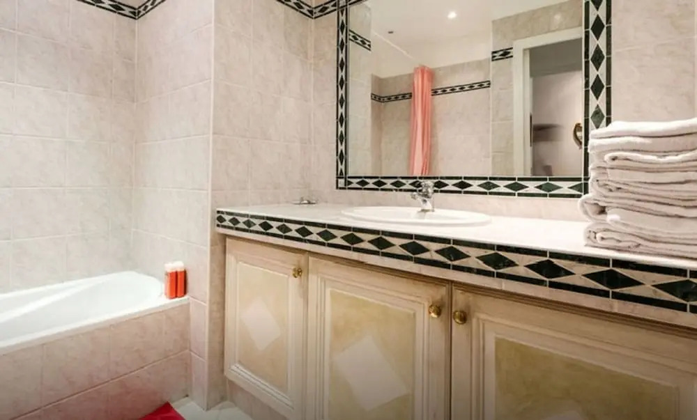 British Style and Central 1 Bedroom