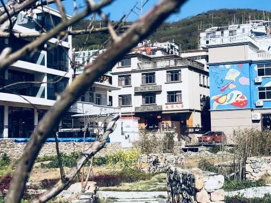 Donghai Fishing Village Ganhai Renjia Guest House