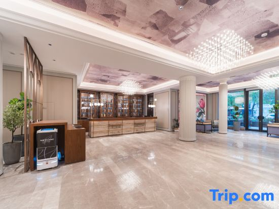 Mercure Qingdao May Fourth Square