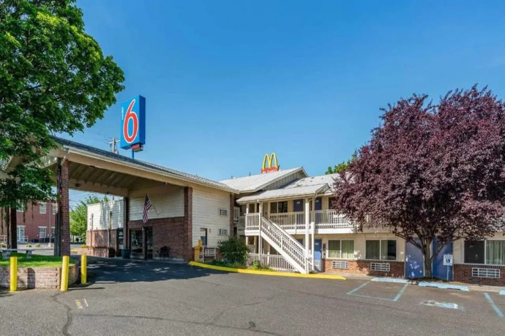 Motel 6 Clarkston WA